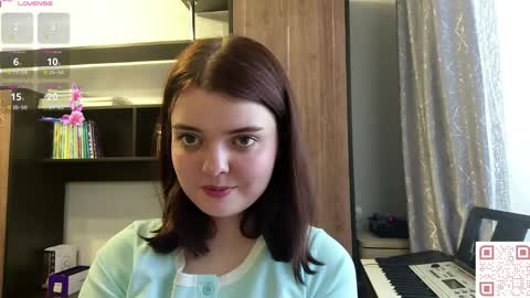 Esma online show from May 22, 9:07 am