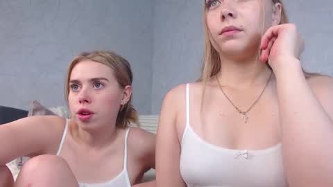 love bella  online show from September 25, 1:04 am