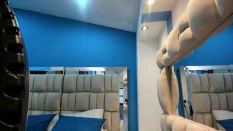love_melany0 online show from June 4, 12:31 pm