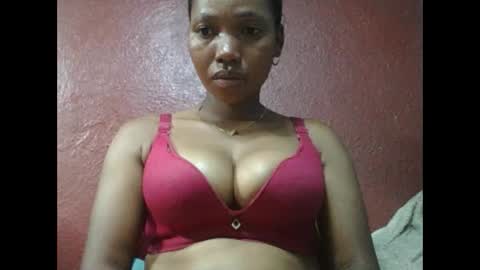 loveinlife750427 online show from February 13, 7:10 am