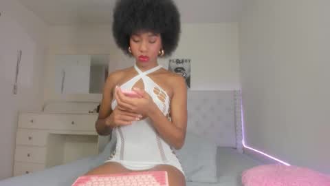 Val online show from March 7, 7:10 pm