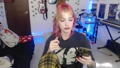 Cassie online show from December 18, 4:45 pm