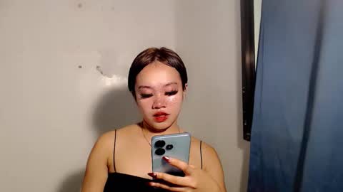 lovely_lianne online show from May 27, 5:26 am