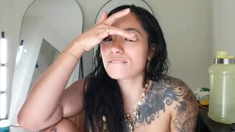 lovelyxmacii online show from April 11, 7:56 am