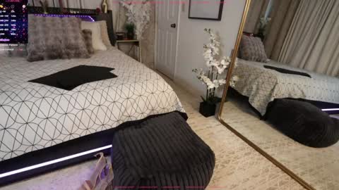 Scarlett online show from February 5, 1:11 pm