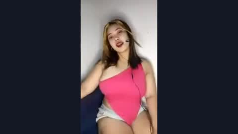 Evelyn online show from May 12, 2:35 pm
