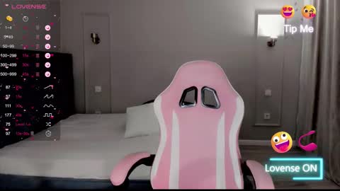 lu_mina online show from December 3, 2:08 pm