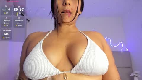 luceroo1 online show from April 8, 12:51 pm