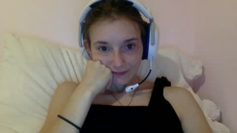 Luci Layne online show from August 3, 9:04 am
