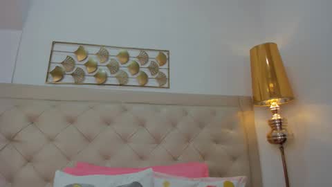 lucia lorenz online show from February 8, 11:25 am