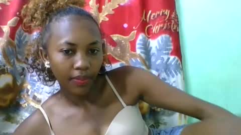lucie196645 online show from May 28, 5:05 am