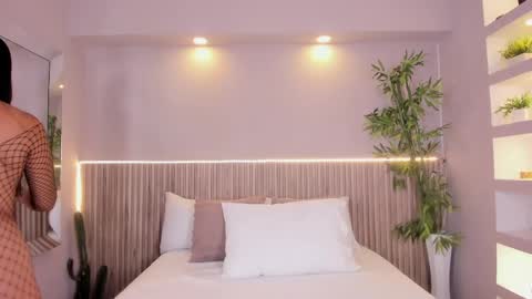 lucie online show from April 13, 5:03 pm