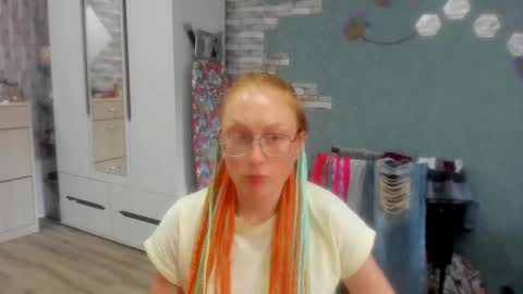 lucky_licky20 online show from October 25, 2:52 am