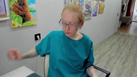 lucky_licky20 online show from April 6, 4:46 am