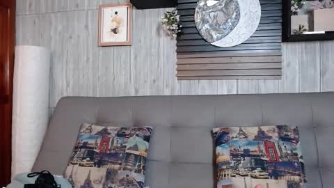 Lucy online show from February 9, 3:42 am