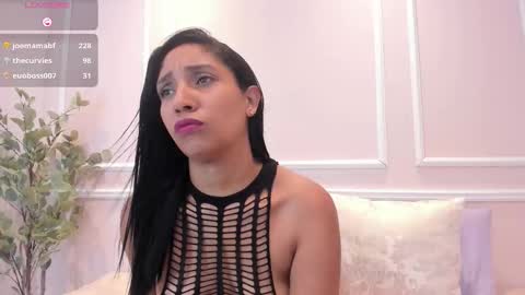 lucy_canel online show from February 5, 7:17 pm