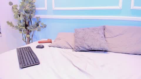 lucy_canel online show from October 16, 11:18 pm