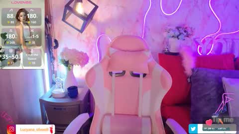 Lucyana Silva online show from December 15, 12:32 pm