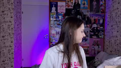 Lucy Rose online show from November 24, 4:47 am