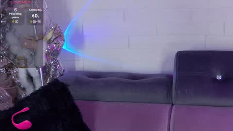 Lucy online show from December 23, 8:22 am