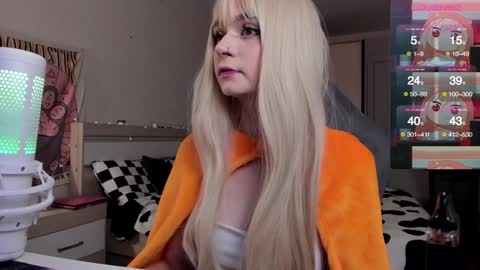 Lucy online show from December 5, 9:17 pm