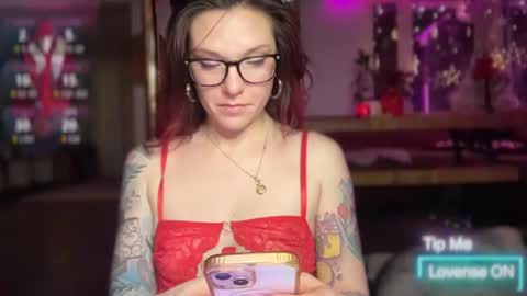 Luubeam             INSTA luubeammm TWITTER lunaisreallycu1 online show from February 12, 4:36 am