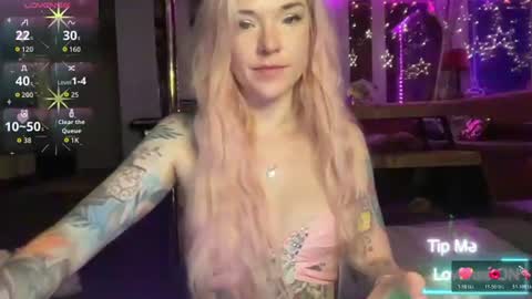Luubeam             INSTA luubeammm TWITTER lunaisreallycu1 online show from July 9, 8:17 am