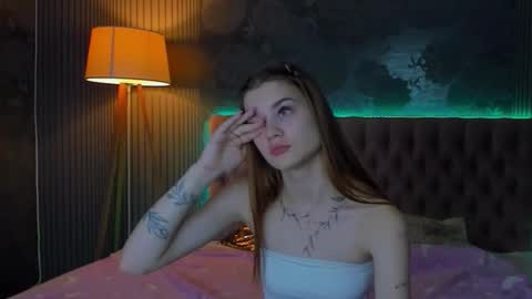 LuisaClover online show from November 23, 2:30 pm