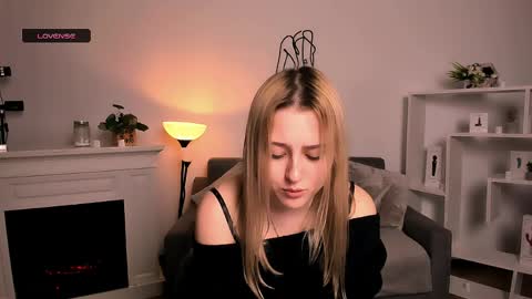 Lily online show from April 9, 8:58 pm