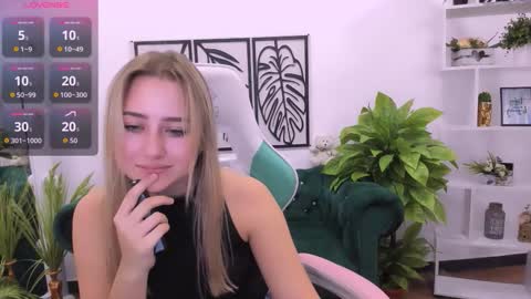 Lily online show from September 23, 10:24 am