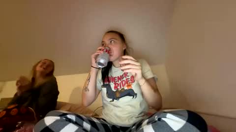 lulubaby03 online show from October 31, 2:24 am