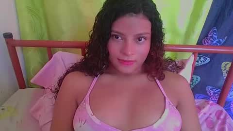 luluupeach69 online show from September 24, 12:48 pm