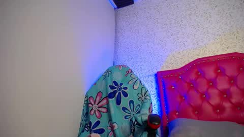 Luly online show from March 17, 4:05 am