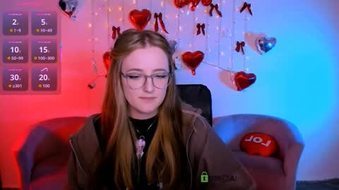 luna_berryy online show from February 28, 8:41 pm