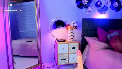 Luna  online show from April 5, 5:34 pm