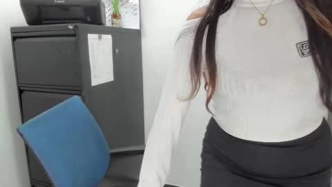 luna  online show from April 17, 11:12 am