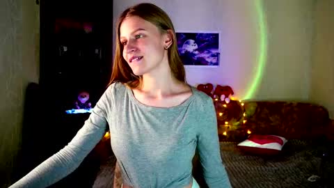 luna_evan online show from November 4, 10:20 am