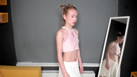 Elizabeth online show from February 28, 10:03 am