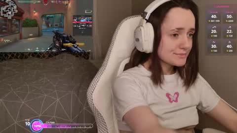 luna_loveeee online show from January 16, 4:08 am