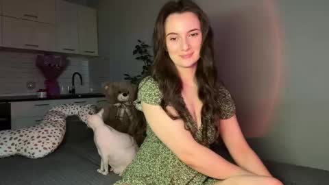 luna_raee online show from October 28, 12:11 pm