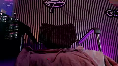 Luna Rosse  online show from April 18, 2:30 pm