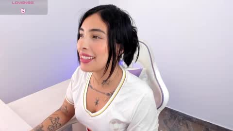 luna rose online show from June 3, 12:23 am