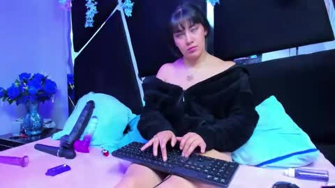 luna_staar_ online show from February 28, 4:12 am