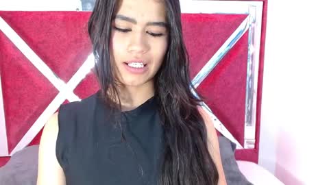 luna_starr69 online show from September 10, 7:25 pm