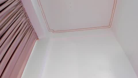 Luna Aspen online show from September 15, 6:15 pm