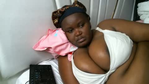 lunabloom01 online show from September 12, 12:33 am