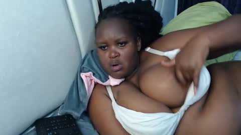 lunabloom01 online show from October 20, 9:51 pm