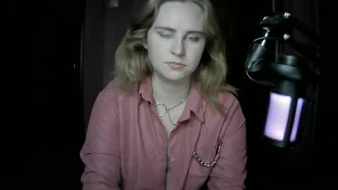 lunamystique_ online show from October 22, 5:18 pm