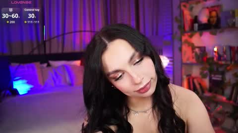 Luna  next streams Mon Tue Fri Sat Sun 8pm-5am gmt0 online show from December 5, 9:05 pm