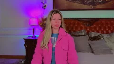 Luna Rishi online show from February 3, 6:22 am